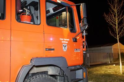 Oelbronn: Vollbrand einer Akku Industriehalle im Industriegebiet